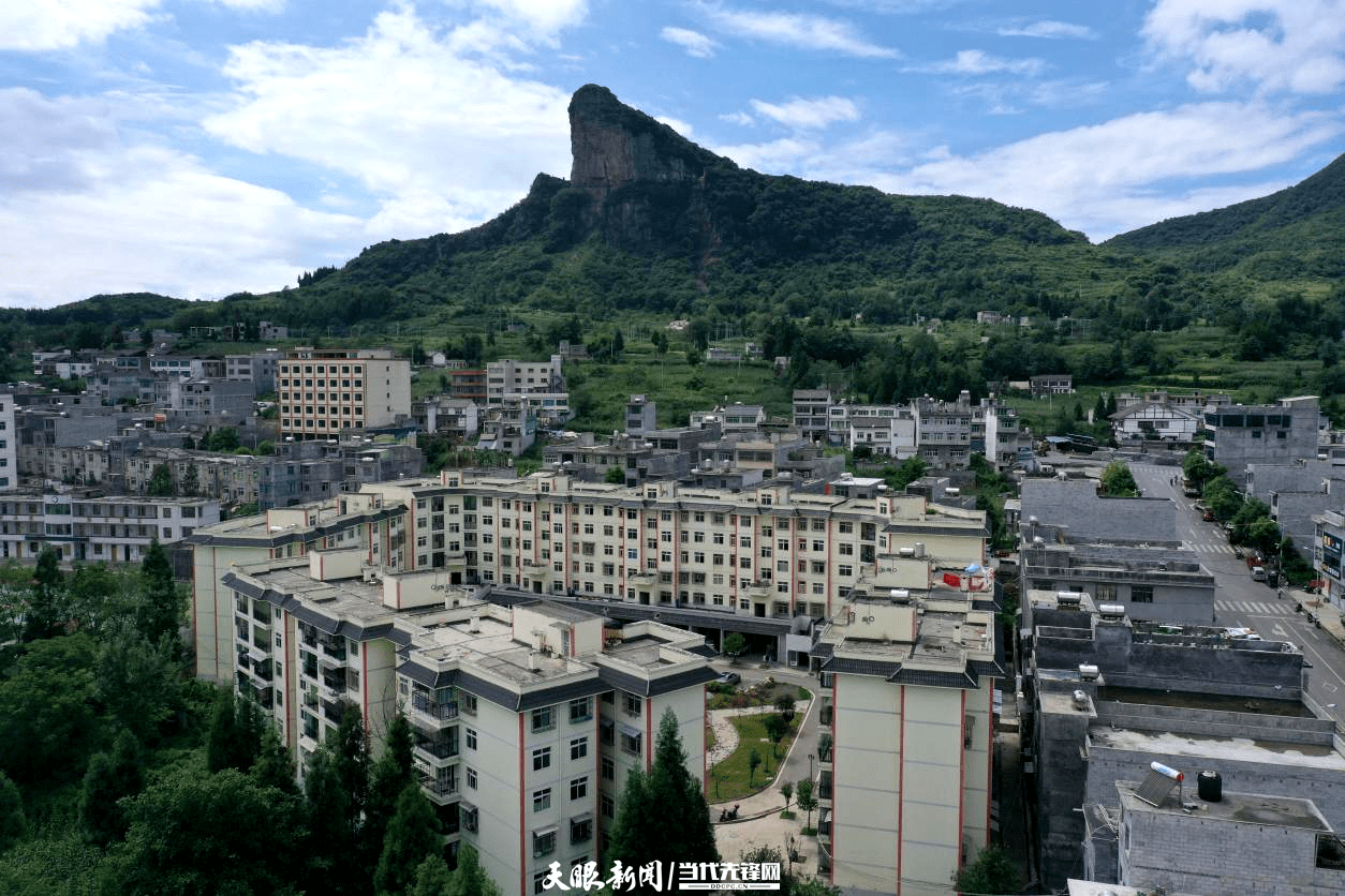 大方县凤山乡:振兴路上谱新曲_小区_发展_整改