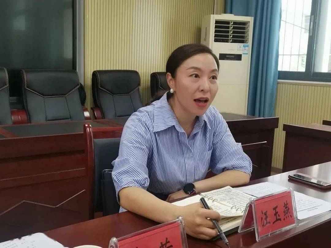 运动场地共享 政协委员来协商—平武县政协召开学校运动场地免费开放