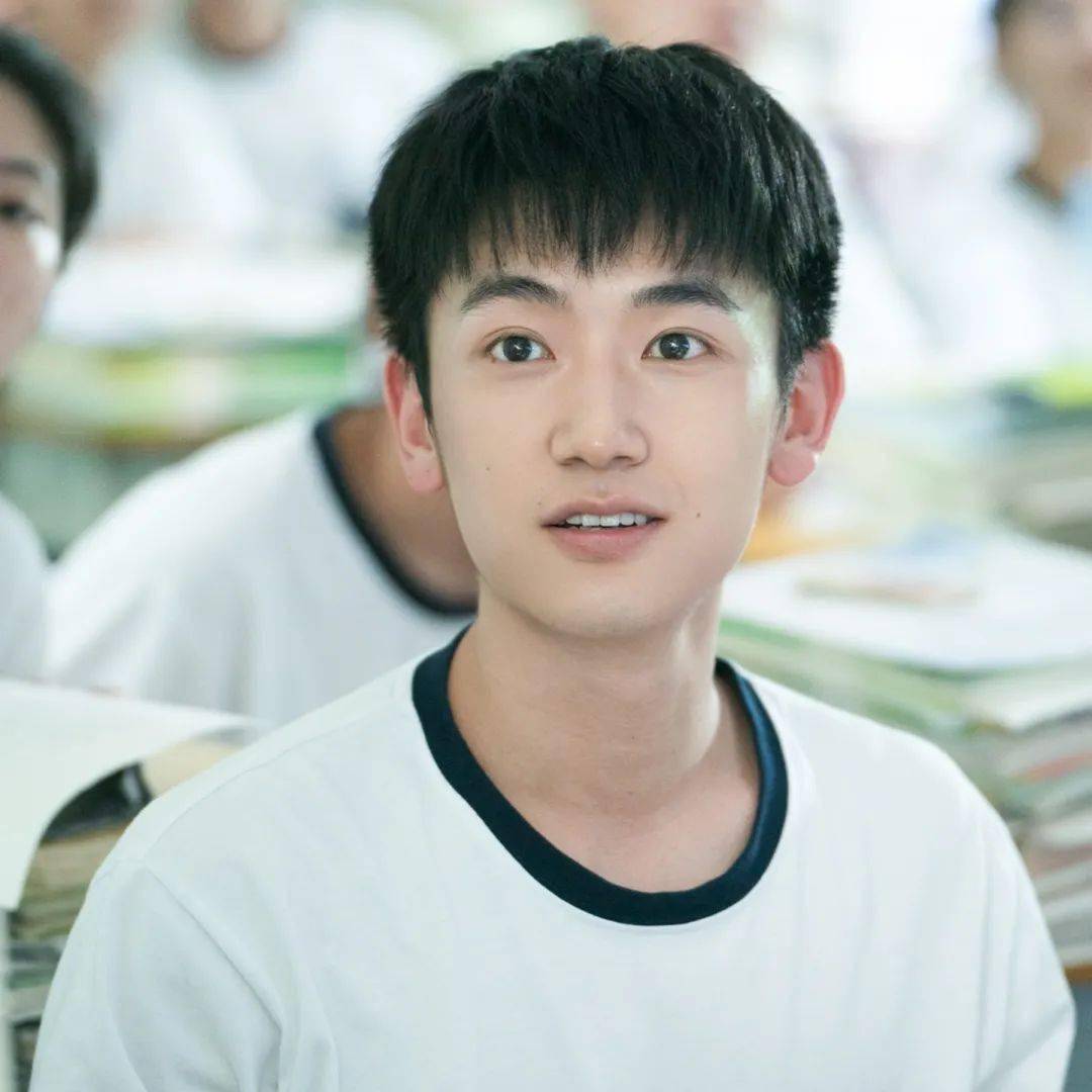 演员:张磊原著作者:张皓宸导演:刘雨霖于关路演嘉宾电影剧照永远年轻