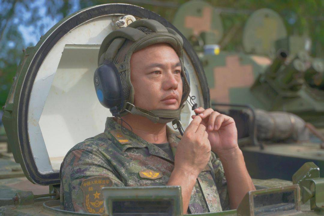 创纪录,开先河,除特情,这位"全军优秀军士"不简单_战车_张景勇_装甲