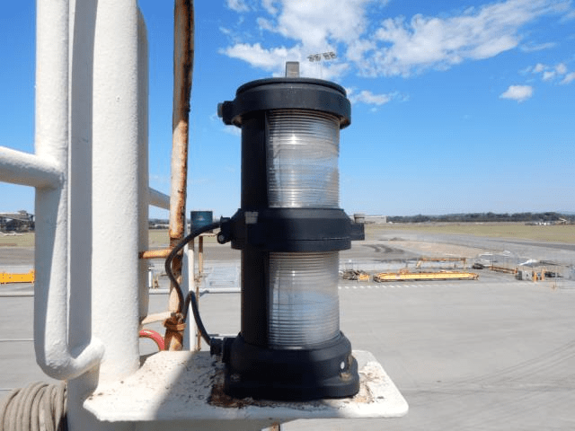 船舶桅灯用作尾灯船舶桅灯用作尾灯对于环照灯来说,要注意360度范围内