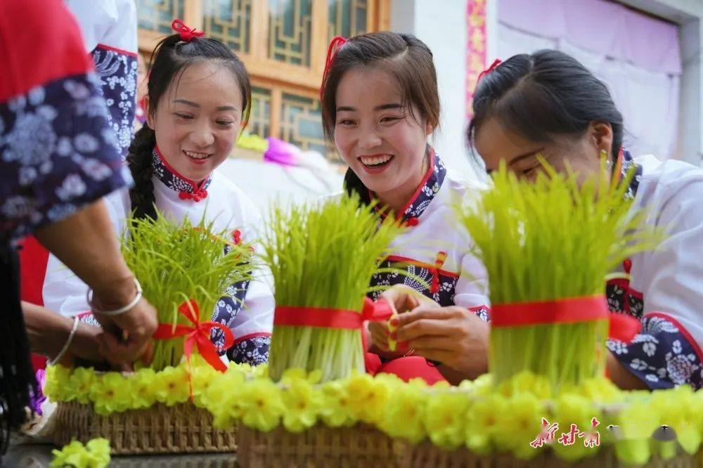 家家乞巧望秋月 穿尽红丝几万条 西和县民间乞巧活动拉开大幕_姑娘