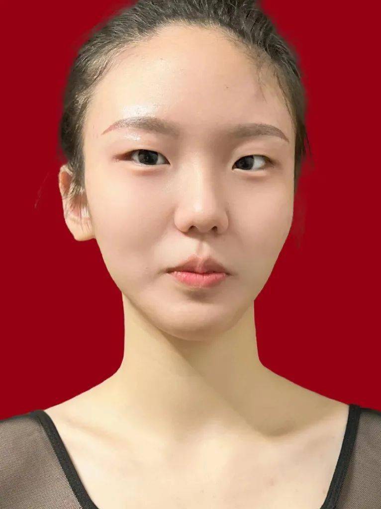 钟紫薇学科:中国舞纳溪中学沈顺洁任教老师:曹杨学科:中国舞泸州老窖