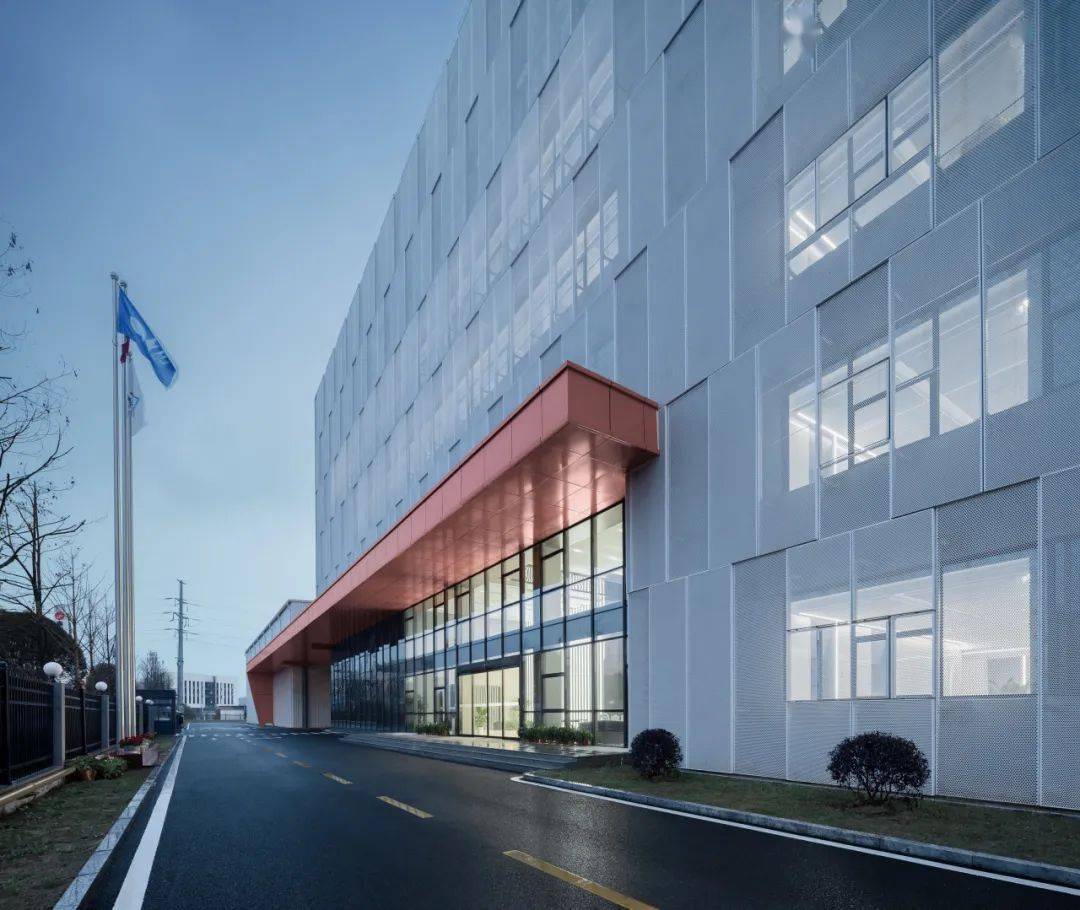 申亿智慧工厂:通过空间流线的重构,赋予工业建筑以公共属性_园区_办公