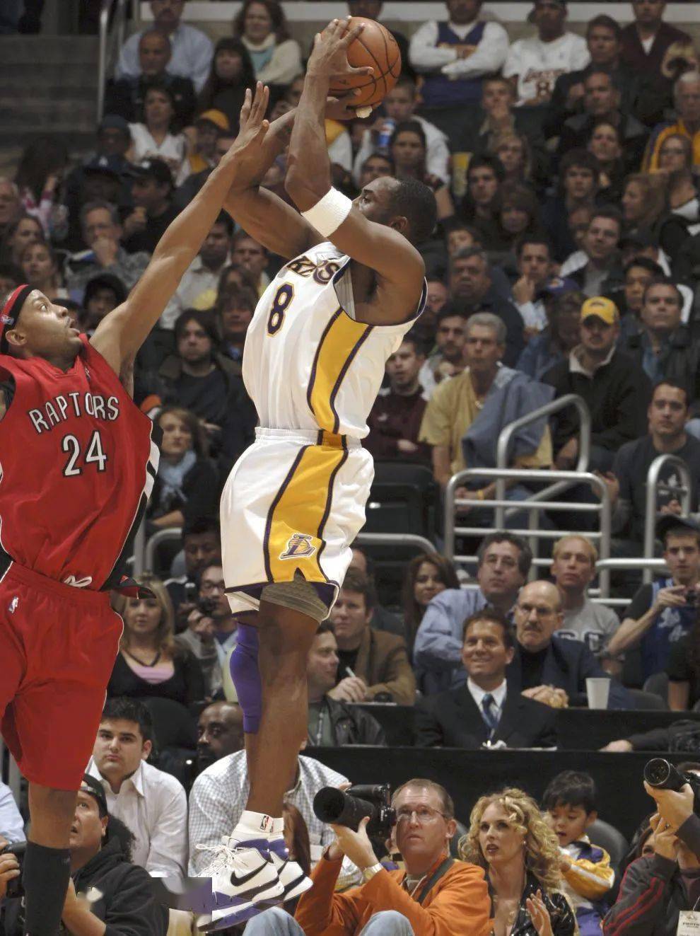 祝科比生日快乐,我们终于迎来了一双久违的「经典球鞋」_比赛_protro