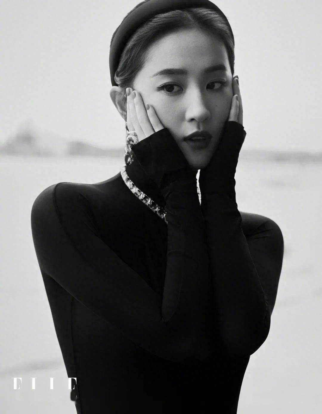 刘亦菲《elle》金九封面大片,华贵造型宛如出逃公主_东方_黑衣_黑发