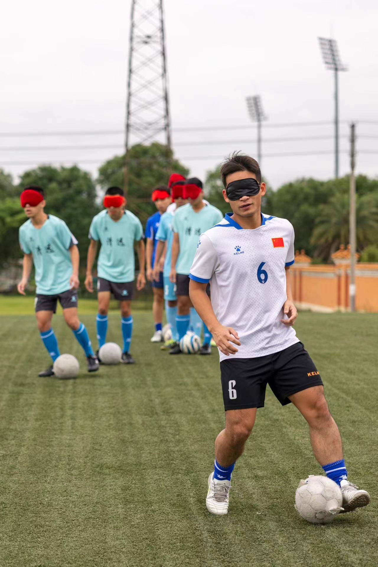 中国盲足世界亚军!2名广东队员出征_盲人_足球_张家彬