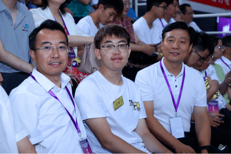 东北师大附中邵志豪校长,孙磊老师受邀参加清华大学2023年开学典礼