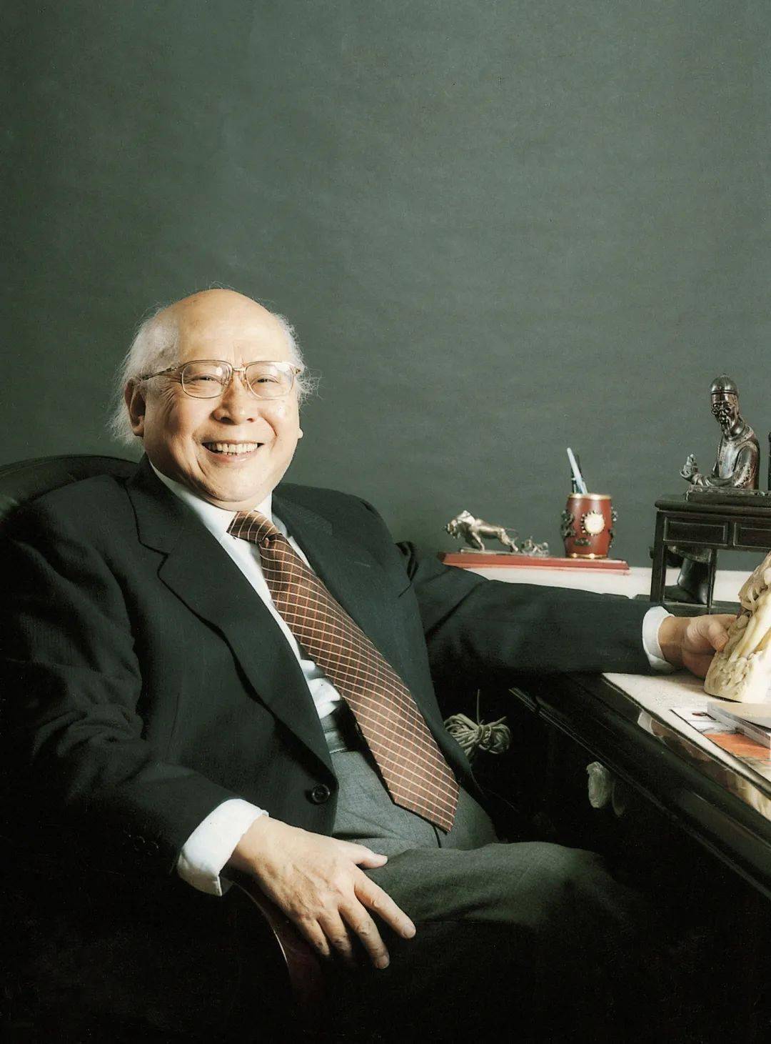 陈大章先生的山水画:大势磅礴气韵生动,美_作品_国画_创作