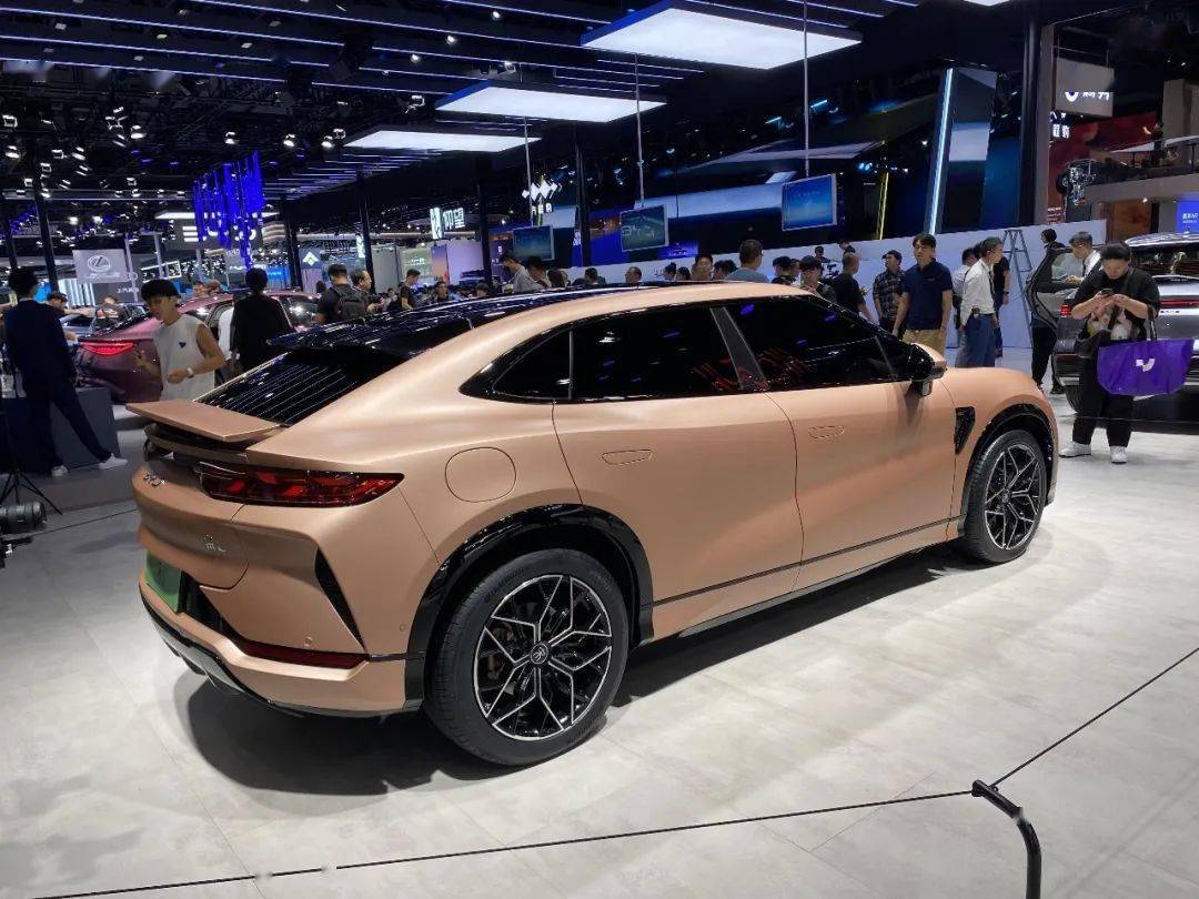 运动风suv,电动尾翼 大溜背,3秒级加速,闭眼买错不了!