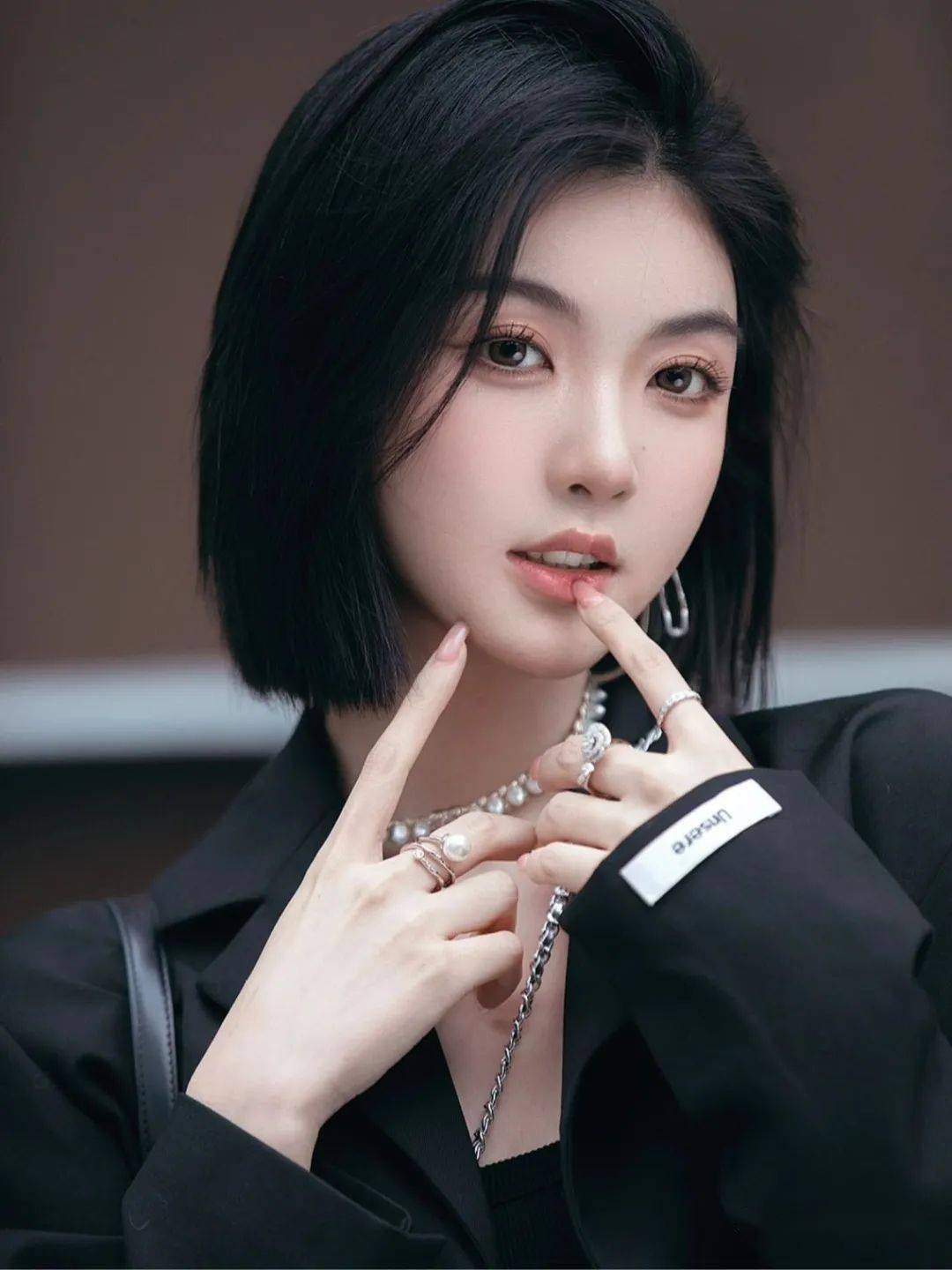 嫩漫画刘海可盐可甜有点小性感适合菱形脸长脸鹅蛋脸方形脸的女生