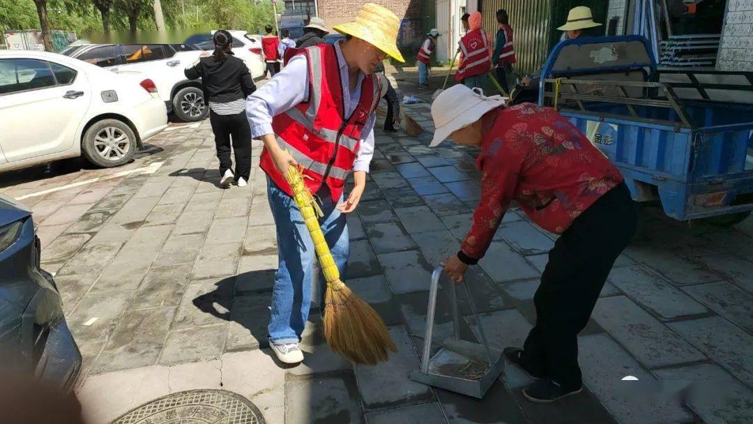 大通县 城关镇开展环境卫生整治工作_进行_居民_全民