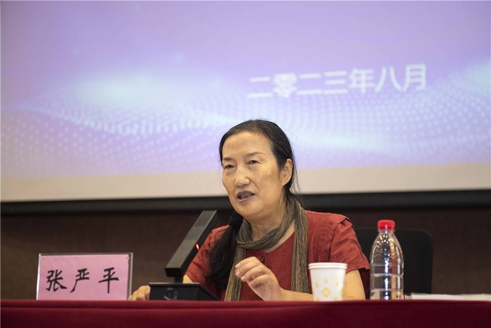 全国青年骨干记者参观穆青主题展_人民日报社_新华社_河南