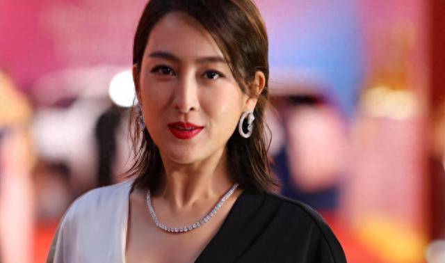 黄毅清再次自曝金主泄露马苏"艳照",坐实圈"女海王"地位_女朋友_男人