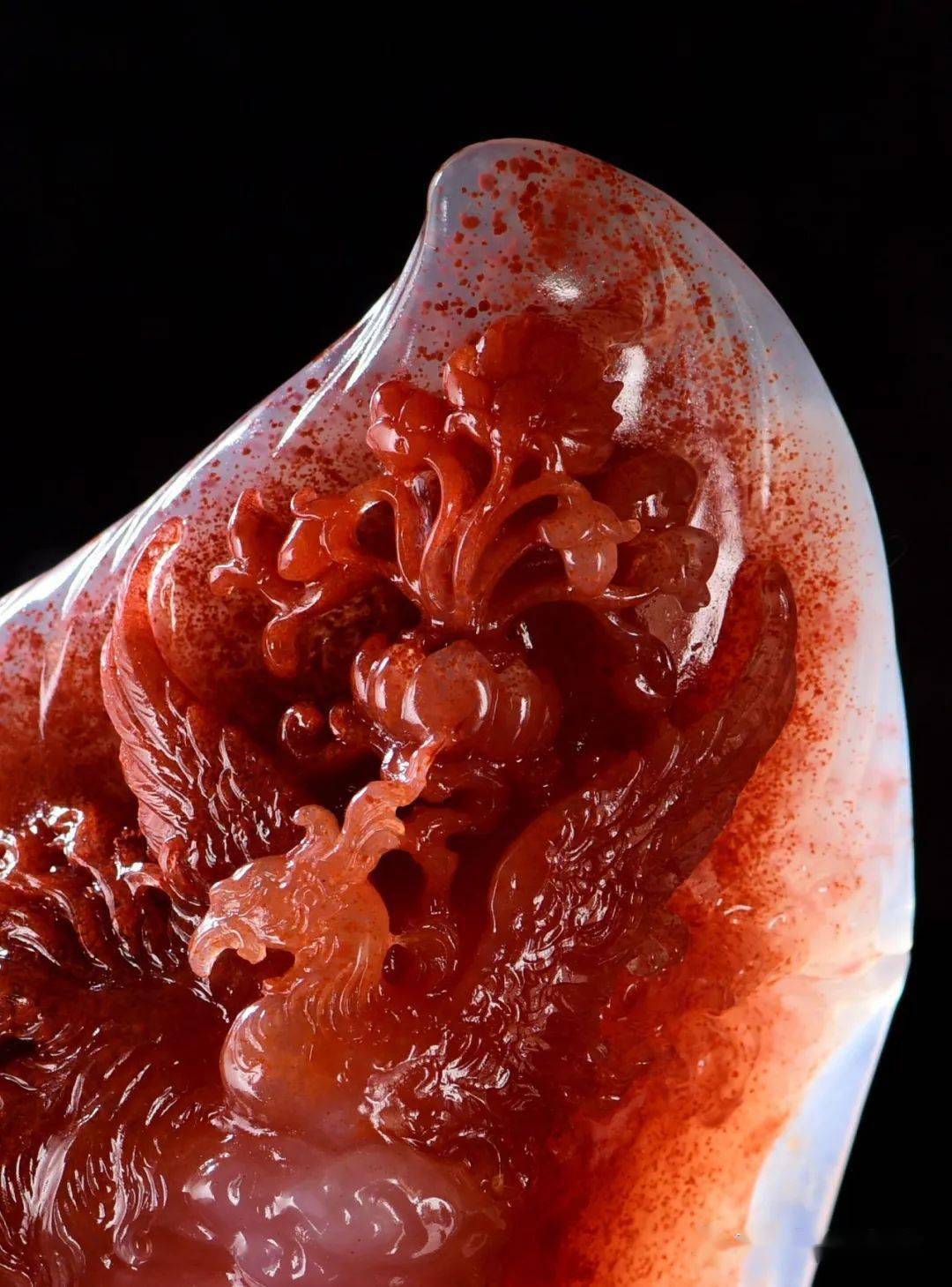 以32万成交,一定程度证明桃花的价值)(此件以161万成交)寿山石中水洞