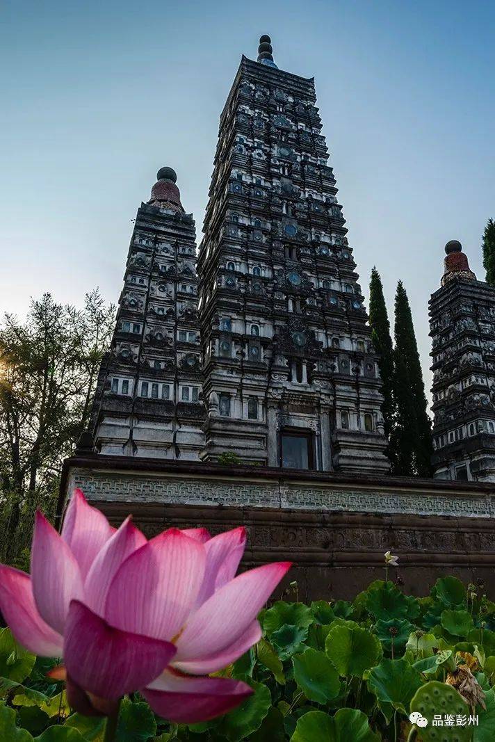 看风雨中的百年古塔_彭州_佛塔_建筑