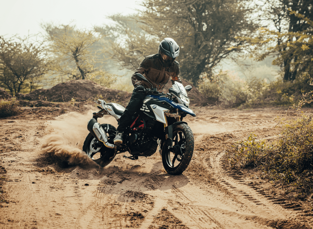 从1980年引荐r80 g/s至今,宝马探险旅行摩托车已经历经了40年的磨砺