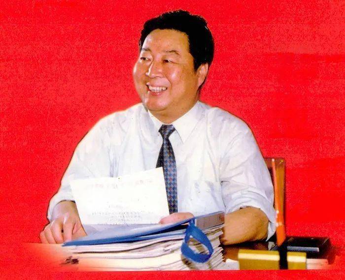 来源丨慧菊说历史大地返青,2002年3月的北京迎来了春季,但前湖南副