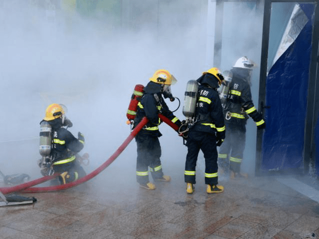 肇庆市消防救援支队开展2023年大型城市综合体灭火救援实战演练
