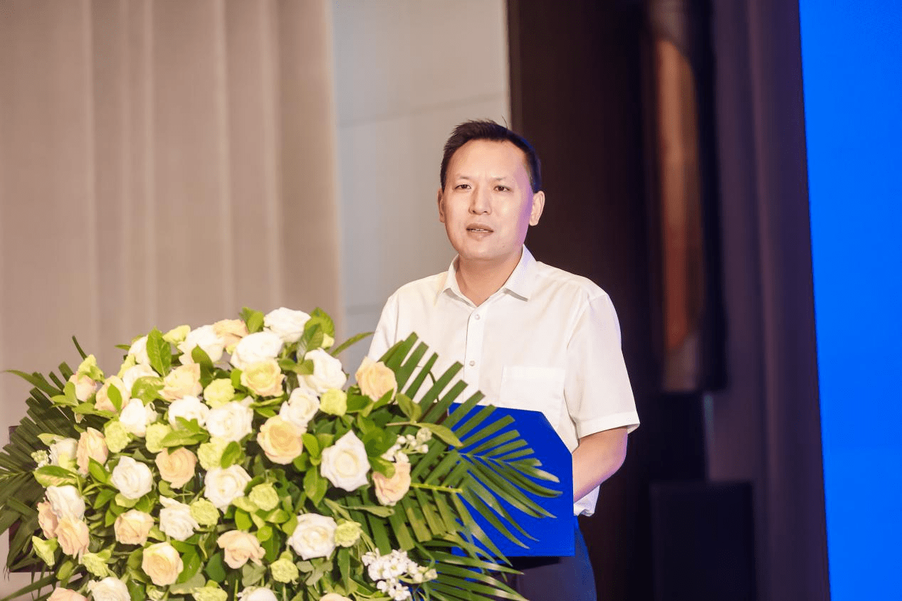 江北区委副书记,区政府区长陶世祥出席会议并讲话,区政府副区长王世国