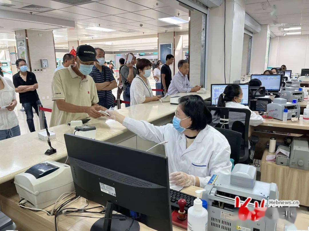 唐山市民的感叹刚在唐山工人医院办完事这是8月30日上午现在玻璃拆除