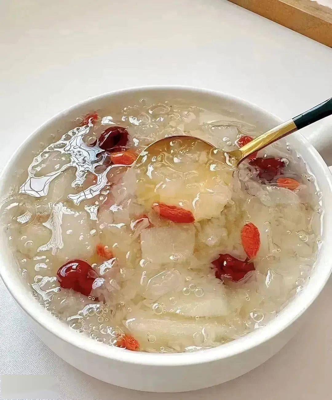 香軟米飯排骨綠豆湯素炒雙花千張肉絲彩蔬雞丁午餐課間點:喜旺酸奶