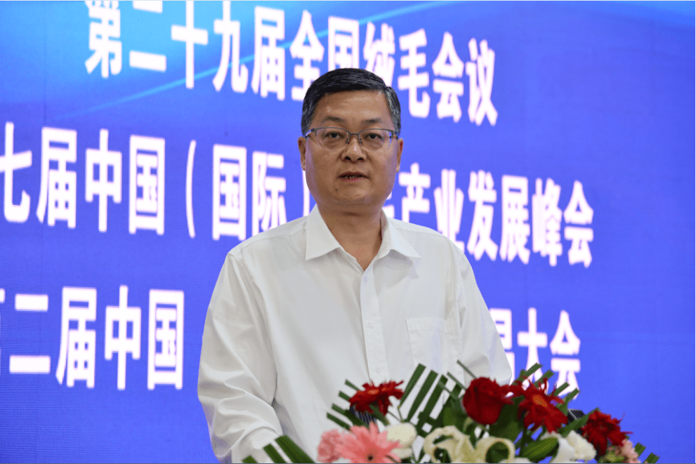 榆林市委副书记李雄斌指出,榆林羊绒毛产业资源优势明显,是中国非牧区
