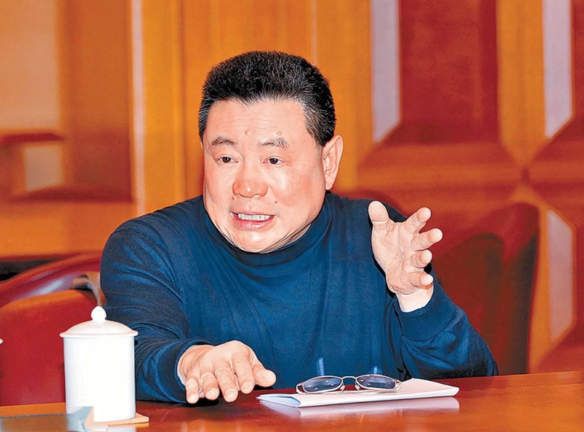 好在,香港知名富商刘銮雄在看到了黎彼得的遭遇之后,主动向他伸出了