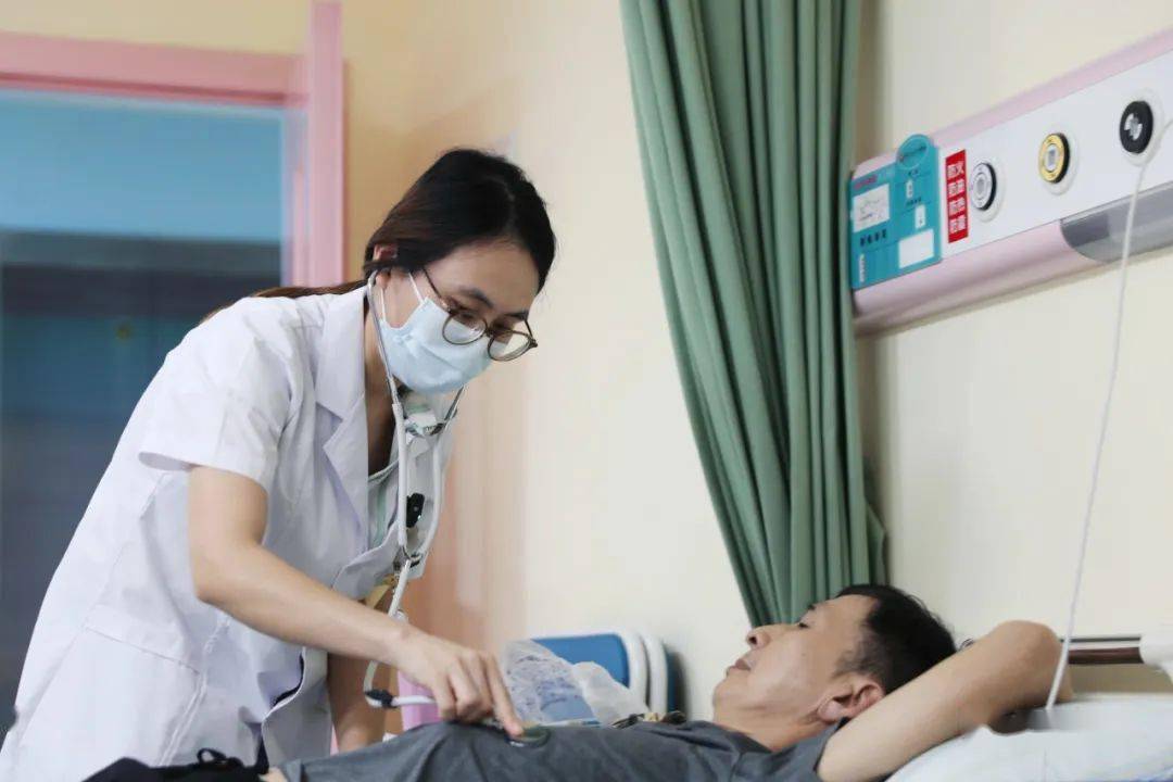 80后夫妻放弃上海工作,安家江夏治病救人!