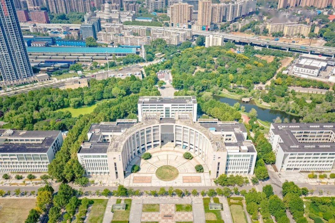 武汉理工大学全景图片