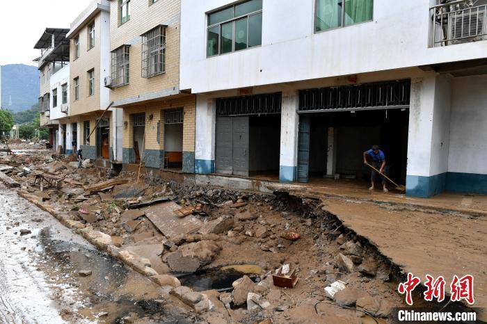 福州台风灾情见闻:"一下子,水就漫进来了"_永泰县_塘前乡_村民