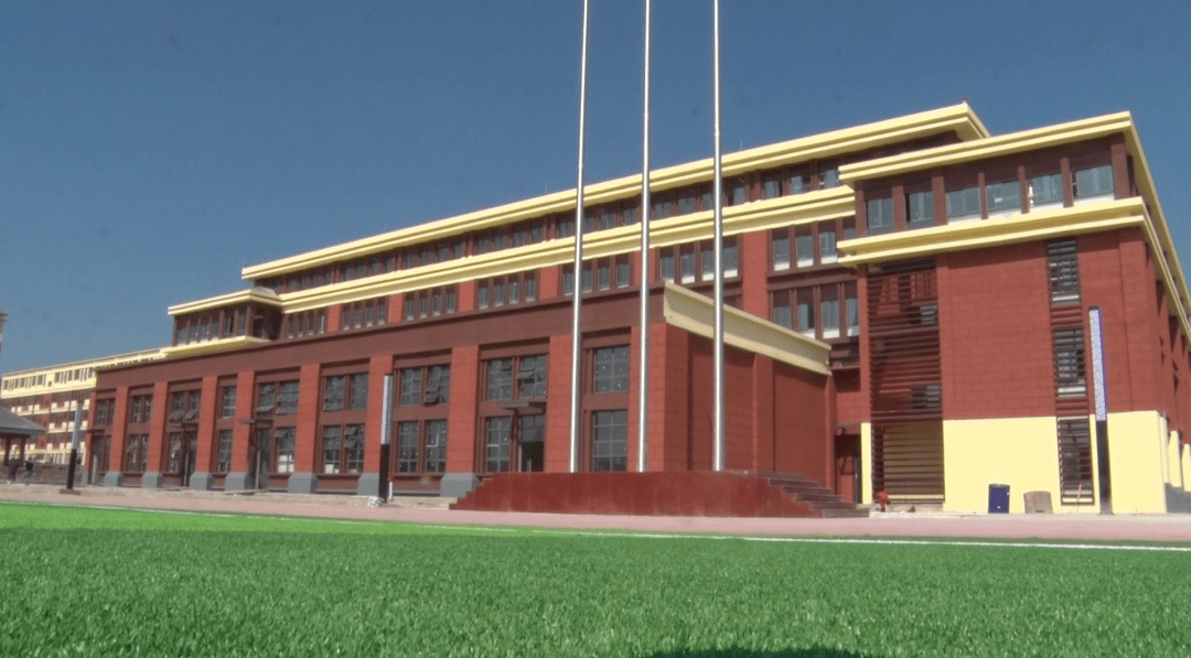 【开学第一天】昭阳一中高一学生入驻新校区开启新征程_教育_年级