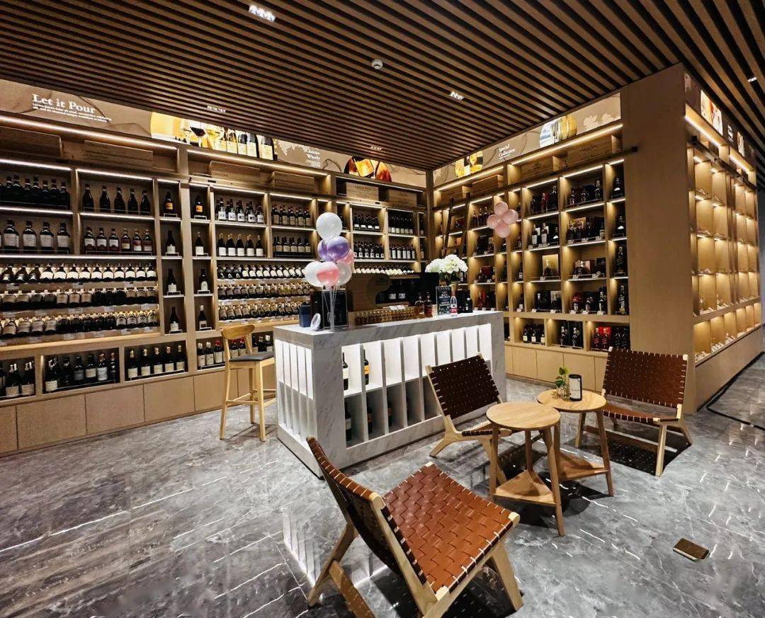 越时尚名庄盛宴飨遇臻酿富隆酒窖南坊店盛大绽放中秋送礼首选