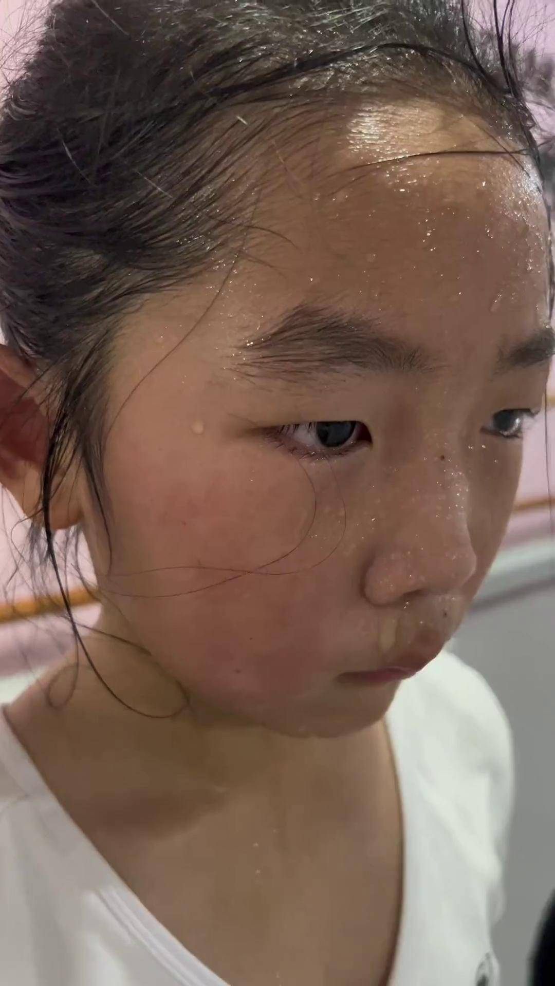 老师爱你学舞蹈的女孩 暑假生活 舞者小悦 努力孩子会发光 大汗淋漓的