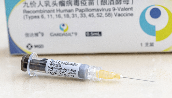 18岁弟弟被姐姐带去打九价疫苗 男性有必要接种HPV疫苗吗