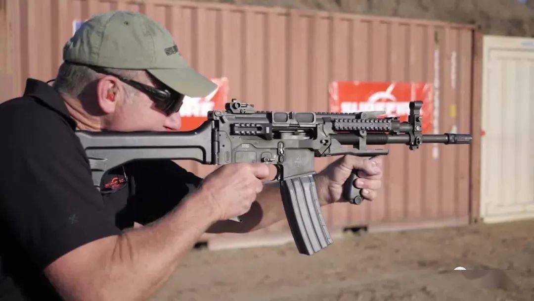 斯通纳老爷子的最后遗产——kac lamg轻型突击机枪_枪机_枪械_恒定后