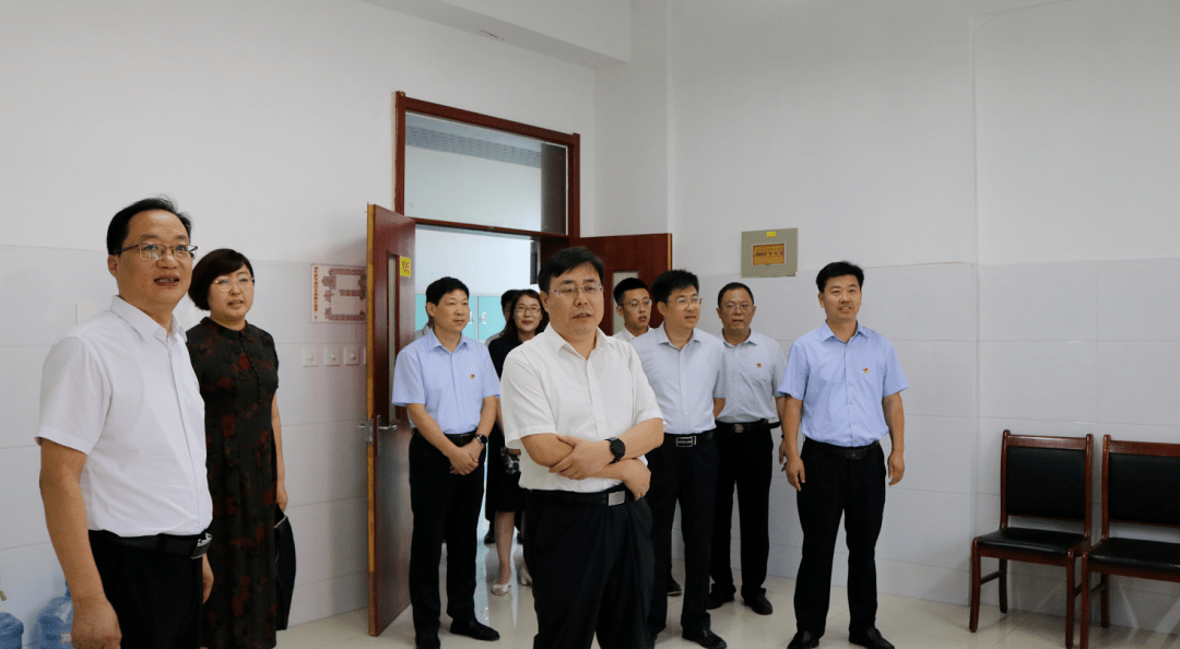 贾勤清带队到安丘一中走访慰问教师_教育工委_全市_校园