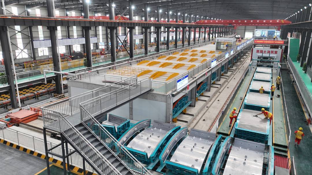 盾构隧道首块管片预制成功 成渝中线高铁按下加速键