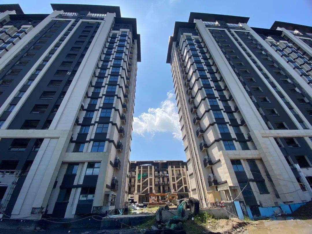 上海大城小院:项目主体全部封顶,全力冲刺保交付