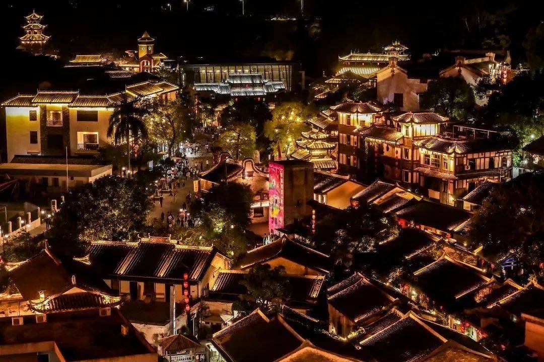 深圳文博宫深圳文博宫号称深圳版小故宫也是国内唯一一个跨越七个朝