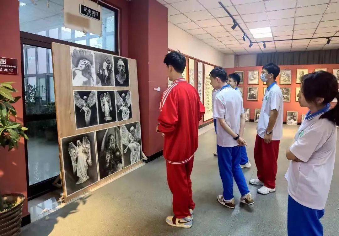 感恩金秋教师节" 系列活动大厂回族自治县职教中心开展第三十九个