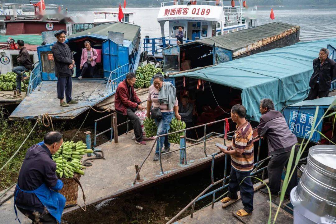 何杰:人与水_万峰湖_纪实_兴义