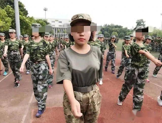 "透明军训裤",让女同学坐立难安,网友调侃还不如不穿_训练_影响_女生