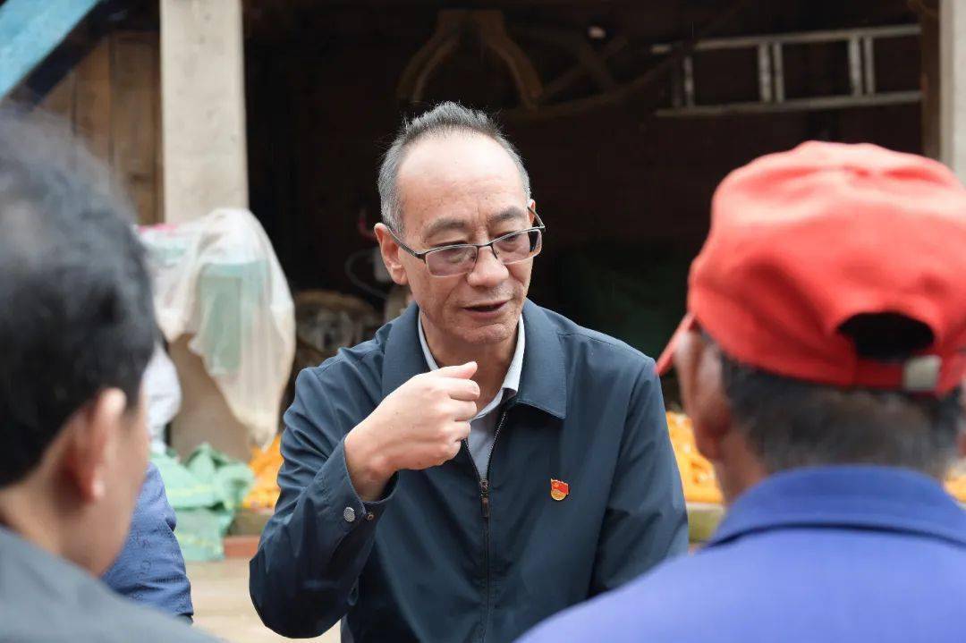 州人民医院赴南涧镇复兴村召开"书记院坝