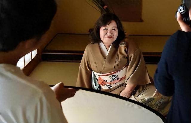 柱性产业，而现在，在超过60岁的日本人中，有四分之一的从事色情行业。