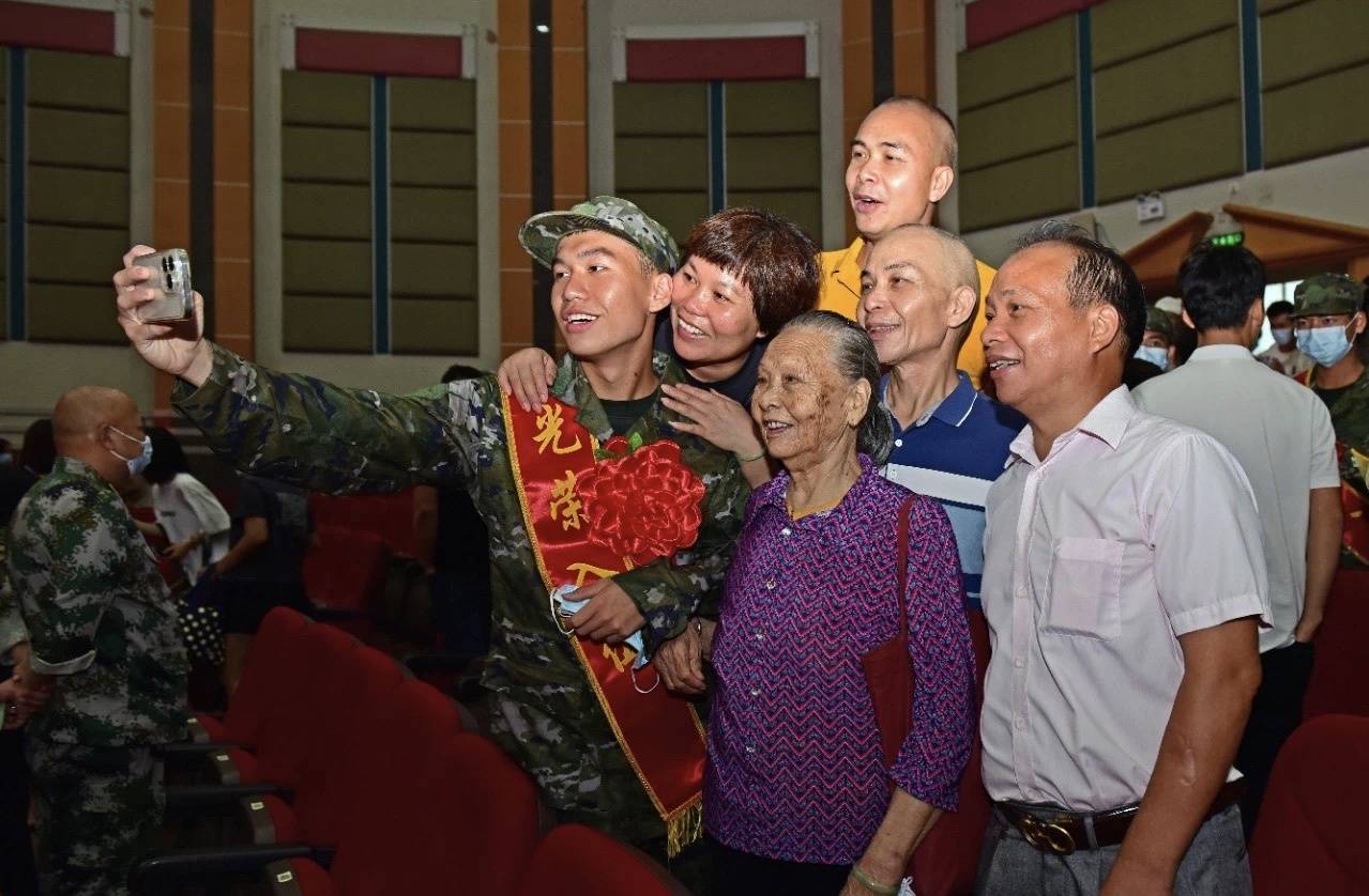 173名花都子弟今秋光荣入伍_军营_新兵_部队