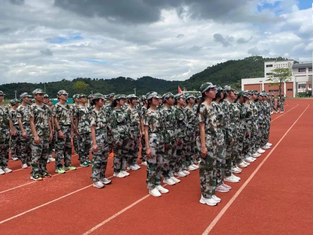 烈火骄阳磨心智,青春热血铸军魂——记封开县广信中学2023年新生军训