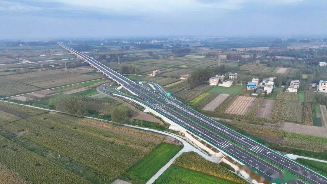 高速安徽段全长35公里,起于阜阳市颍州区三塔集镇侧接s12滁新高速公路