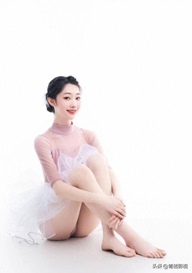 舞出性感，引爆争议！舞蹈美女写真震撼上线