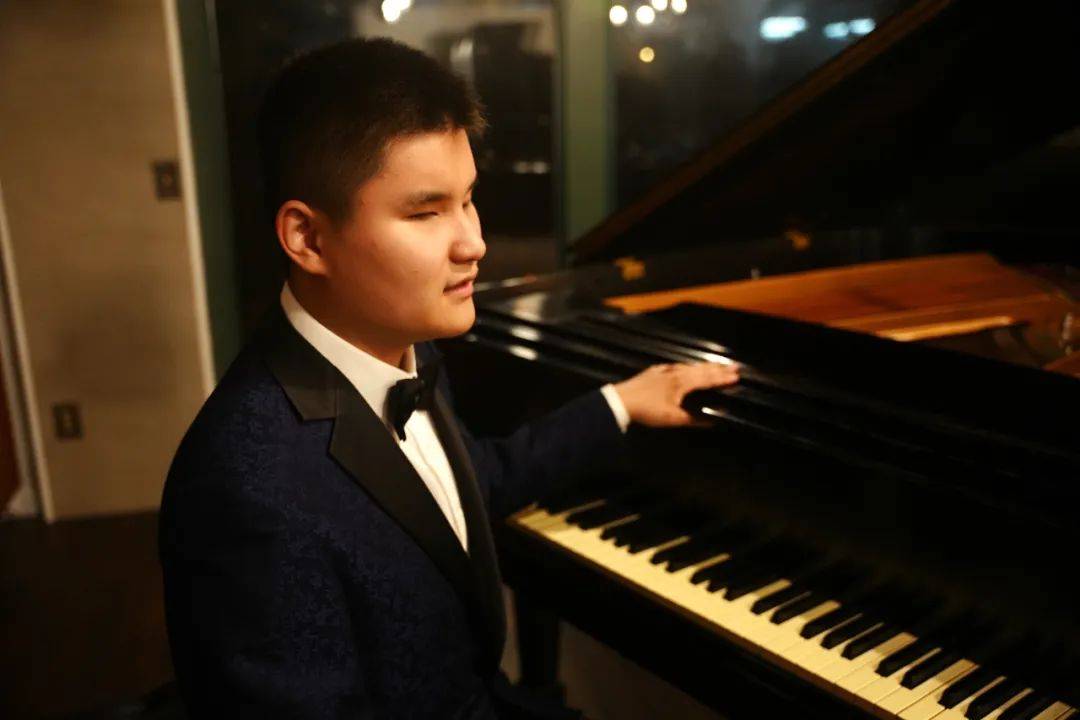青年盲人钢琴家刘浩:拥有一种特殊灵魂的人